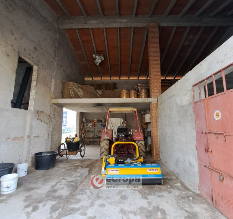 A VALPROTO (VI), interessante opportunità per una/due famiglie, vendesi intera casa bifamiliare s...