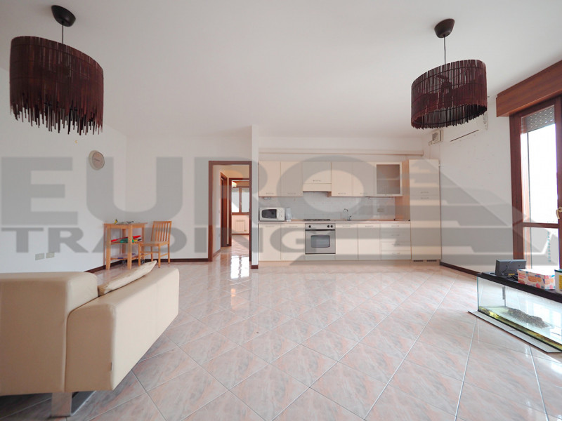 MOGLIANO VENETO – Via Selve
In uno splendido e curato contesto residenziale, proponiamo in vendit...