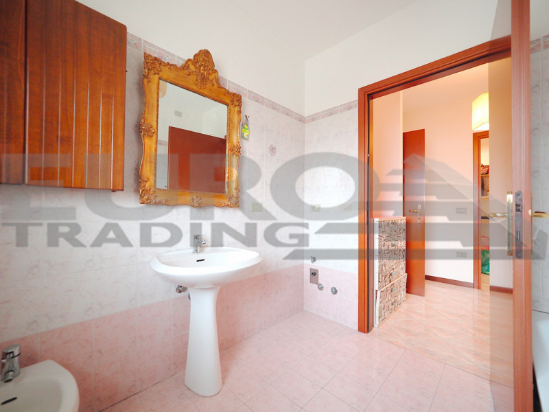 MOGLIANO VENETO – Via Selve
In uno splendido e curato contesto residenziale, proponiamo in vendit...