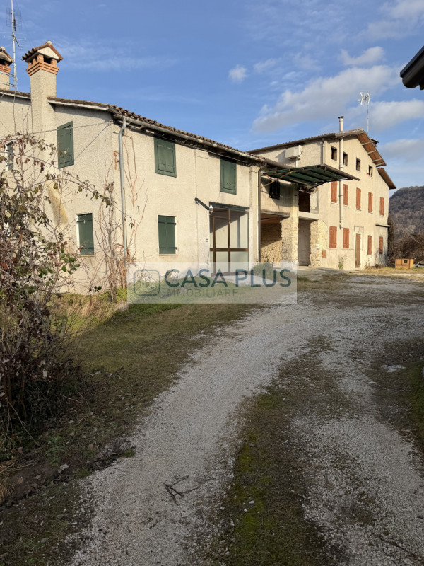 NOSTRA ESCLUSIVA - Nel cuore delle rinomate colline dell’Asolo DOC, tra i suggestivi borghi di Mo...