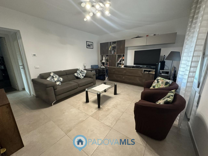 APPARTAMENTO IN BIFAMILIARE IN VENDITA ZONA SAN PAOLO- PADOVA

Immobile in esclusiva al Gruppo Pa...