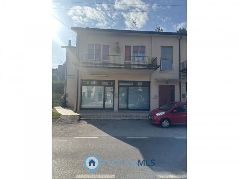 Immobile in esclusiva al Gruppo Padova MLS
Ottimo negozio fronte strada in via Fornaci a Padova v...