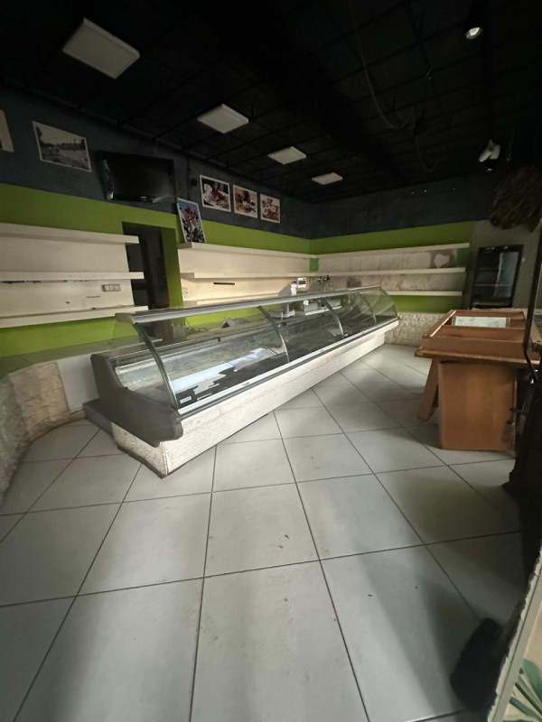 NEGOZIO FRONTE STRADA VENDESI

Immobile in esclusiva al Gruppo Padova MLS

Proponiamo in vendita ...