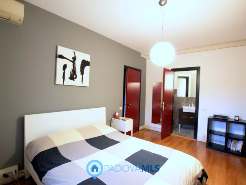 Immobile in esclusiva al Gruppo Padova MLS

Nel cuore della rinomata zona Portello Istituti di Pa...