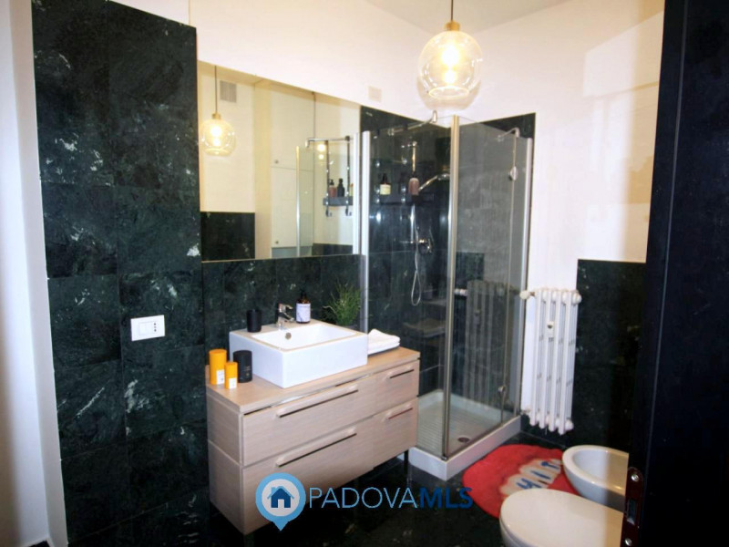 Immobile in esclusiva al Gruppo Padova MLS

Nel cuore della rinomata zona Portello Istituti di Pa...