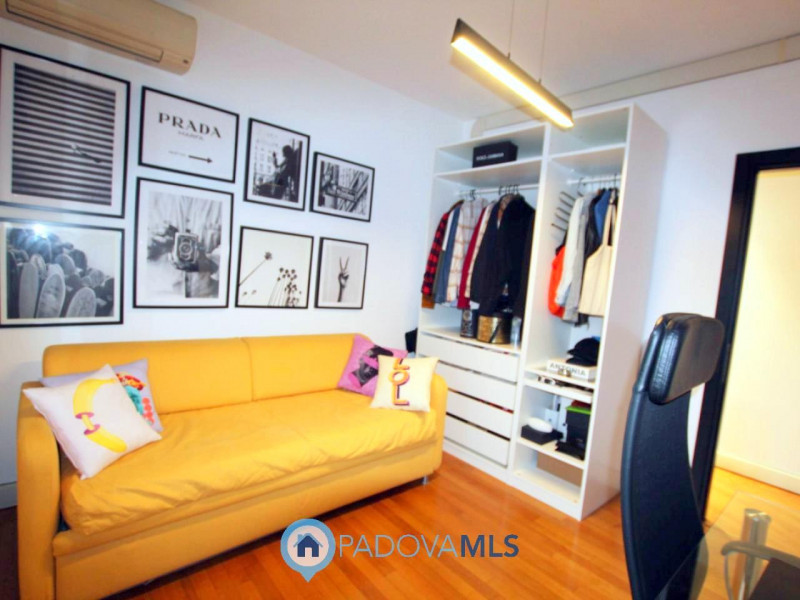 Immobile in esclusiva al Gruppo Padova MLS

Nel cuore della rinomata zona Portello Istituti di Pa...