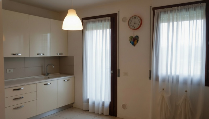 Proponiamo in vendita un elegante appartamento bilocale di 61 mq situato nel cuore della zona Cav...