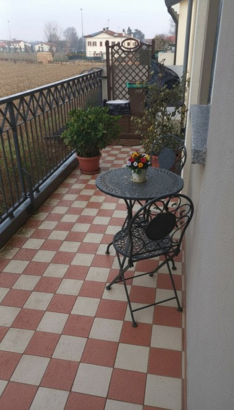 Proponiamo in vendita un elegante appartamento bilocale di 61 mq situato nel cuore della zona Cav...