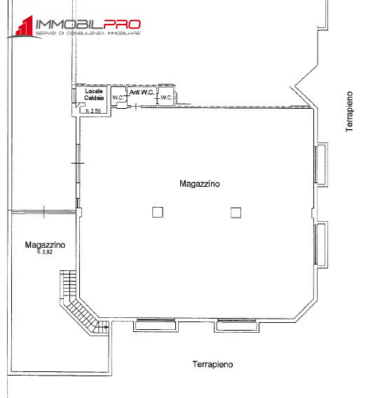 Proponiamo in vendita complesso immobiliare composto da due magazzini comunicanti, situato in zon...
