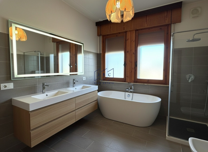 GORGO AL MONTICANO - (TV)
Proponiamo a Gorgo al Monticano una casa bifamiliare costruita negli an...