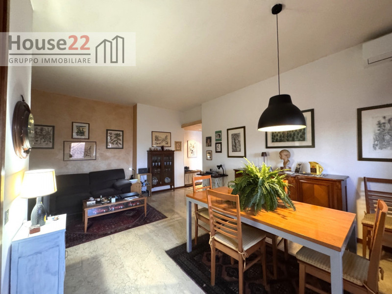 INTERNO VIALE TRENTO- VICENZA. Nel cuore di Vicenza, proponiamo in vendita un ESCLUSIVO APPARTAME...