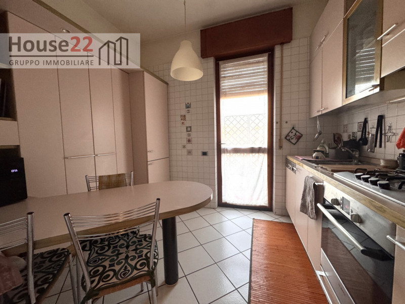 INTERNO VIALE TRENTO- VICENZA. Nel cuore di Vicenza, proponiamo in vendita un ESCLUSIVO APPARTAME...