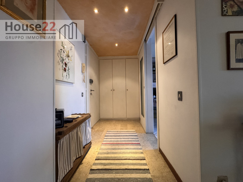 INTERNO VIALE TRENTO- VICENZA. Nel cuore di Vicenza, proponiamo in vendita un ESCLUSIVO APPARTAME...