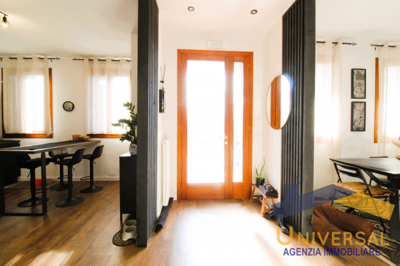 VILLA DEL CONTE - In zona tranquilla, lontana da traffico e da rumori, ma al contempo che permett...