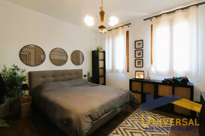 VILLA DEL CONTE - In zona tranquilla, lontana da traffico e da rumori, ma al contempo che permett...