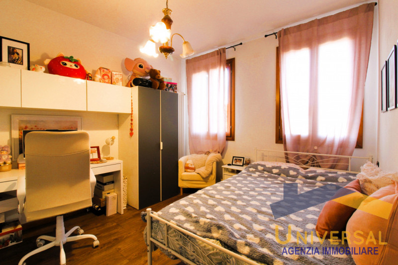 VILLA DEL CONTE - In zona tranquilla, lontana da traffico e da rumori, ma al contempo che permett...