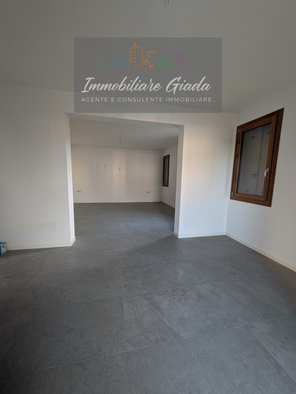 Vendesi splendido appartamento in classe energetica A3, completamente ristrutturato nel 2023.
L’i...