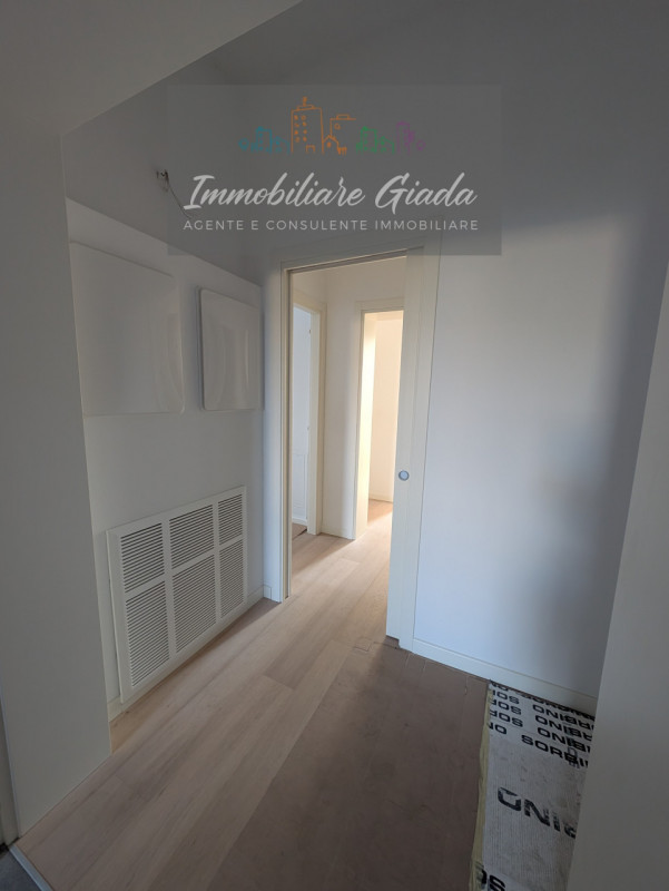 Vendesi splendido appartamento in classe energetica A3, completamente ristrutturato nel 2023.
L’i...