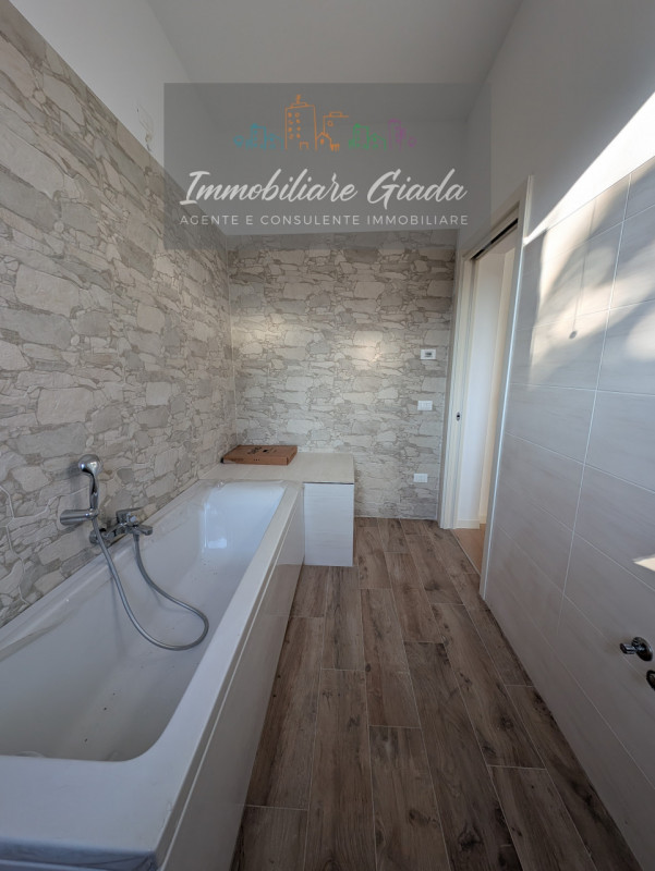 Vendesi splendido appartamento in classe energetica A3, completamente ristrutturato nel 2023.
L’i...