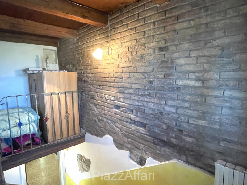 In località Liettoli ma in prossimità del centro di Sant'Angelo di Piove di Sacco, porzione di ca...