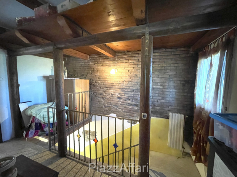 In località Liettoli ma in prossimità del centro di Sant'Angelo di Piove di Sacco, porzione di ca...