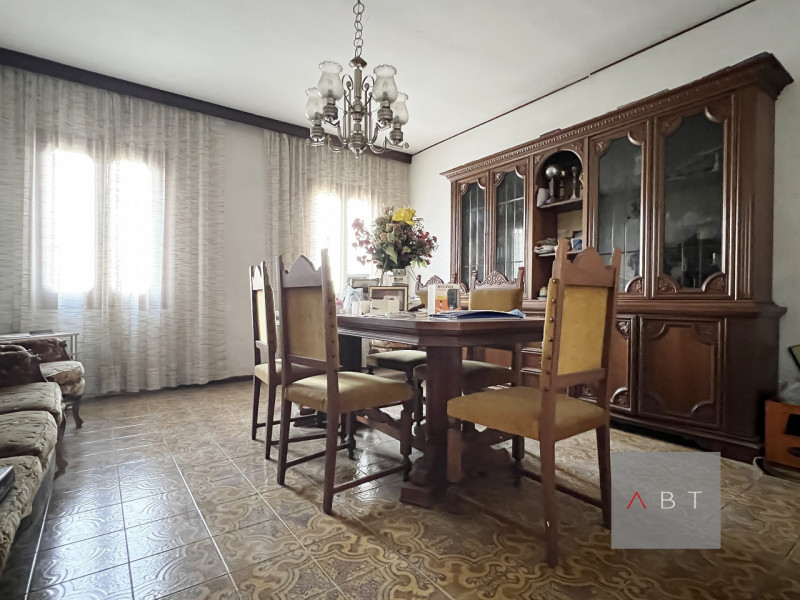 Situata nella frazione di Onara, casa singola composta di: ingresso, cucina, soggiorno, tre camer...