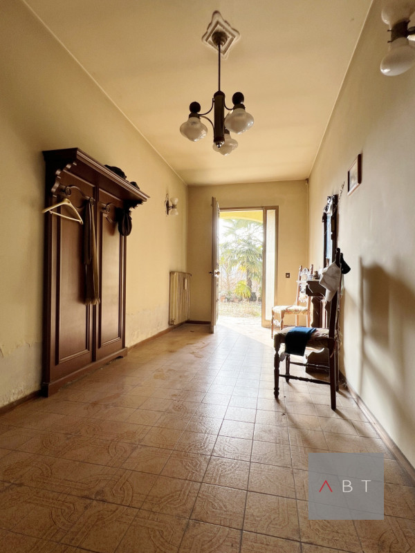 Situata nella frazione di Onara, casa singola composta di: ingresso, cucina, soggiorno, tre camer...