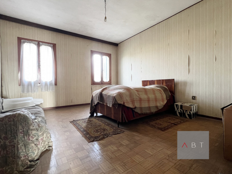 Situata nella frazione di Onara, casa singola composta di: ingresso, cucina, soggiorno, tre camer...