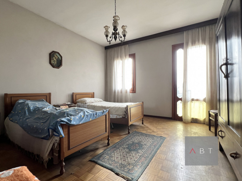 Situata nella frazione di Onara, casa singola composta di: ingresso, cucina, soggiorno, tre camer...