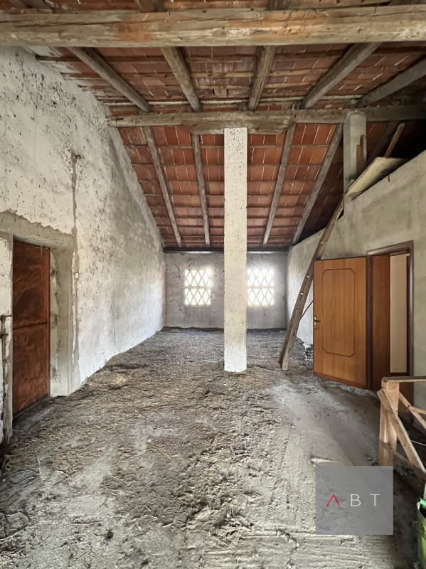 Situata nella frazione di Onara, casa singola composta di: ingresso, cucina, soggiorno, tre camer...