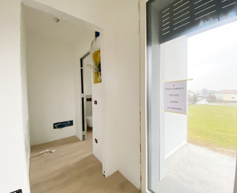 (Per INFO Mara 3481536890) A Ormelle, in zona comoda ai servizi, proponiamo questo ampio e lumino...