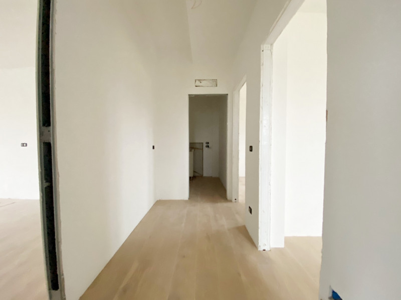 (Per INFO Mara 3481536890) A Ormelle, in zona comoda ai servizi, proponiamo questo ampio e lumino...