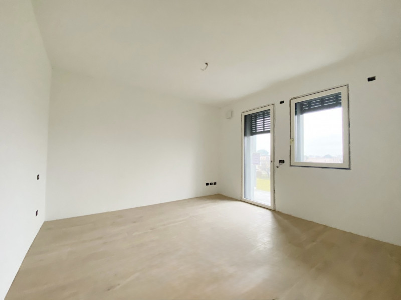 (Per INFO Mara 3481536890) A Ormelle, in zona comoda ai servizi, proponiamo questo ampio e lumino...