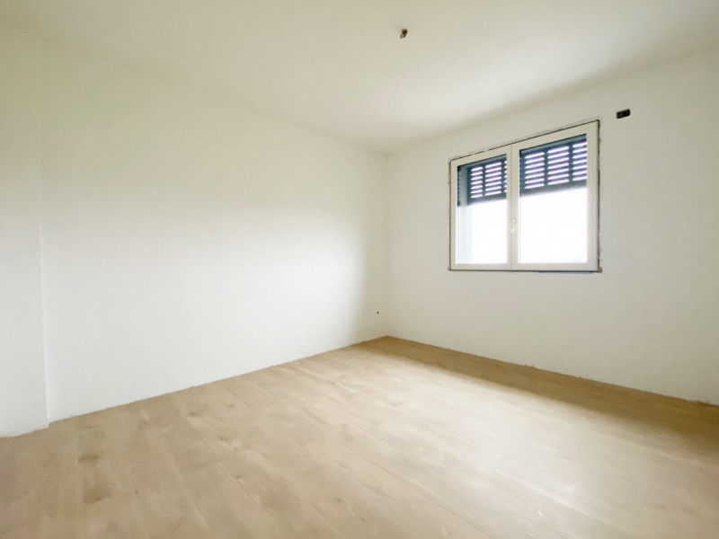 (Per INFO Mara 3481536890) A Ormelle, in zona comoda ai servizi, proponiamo questo ampio e lumino...