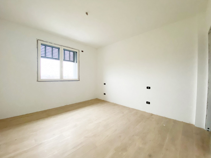 (Per INFO Mara 3481536890) A Ormelle, in zona comoda ai servizi, proponiamo questo ampio e lumino...