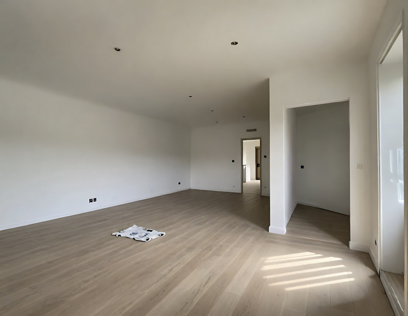 (Per INFO Mara 3481536890) A Ormelle, in zona comoda ai servizi, proponiamo questo ampio e lumino...