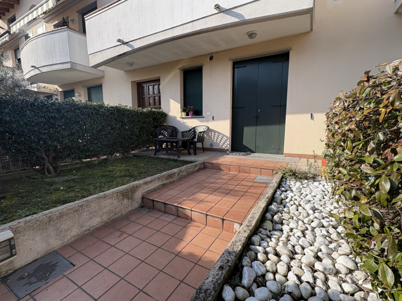 In zona residenziale ad Abano Terme, comoda alla viabilità principale e a tutti i servizi di prim...