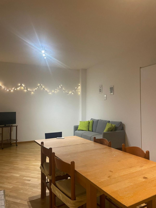 Piazze- Stefania Pilotto Immobiliare propone in affitto stanza con due posti letto in appartament...