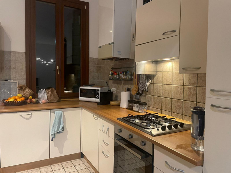 Piazze- Stefania Pilotto Immobiliare propone in affitto stanza con due posti letto in appartament...