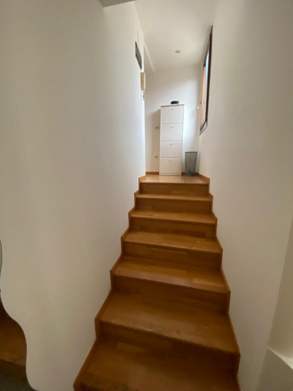 Piazze- Stefania Pilotto Immobiliare propone in affitto stanza con due posti letto in appartament...