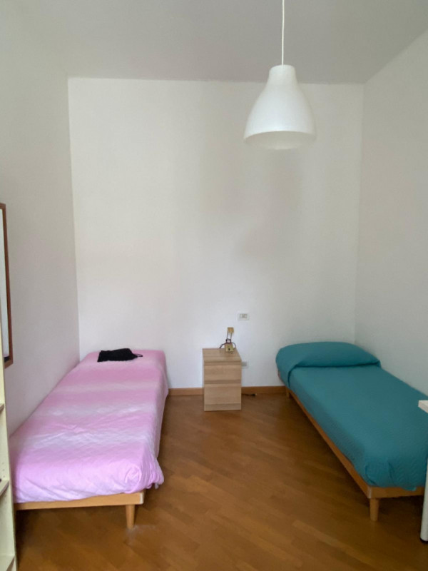 Piazze- Stefania Pilotto Immobiliare propone in affitto stanza con due posti letto in appartament...