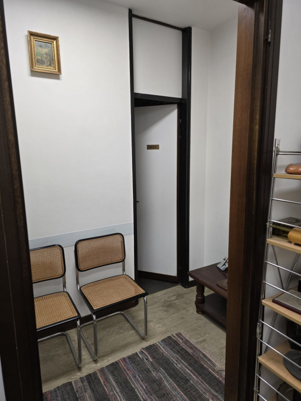 Padova zona Piazza De Gasperi Nicoletta Dardilli di Ad Casa PAdova propone in locazione ufficio c...