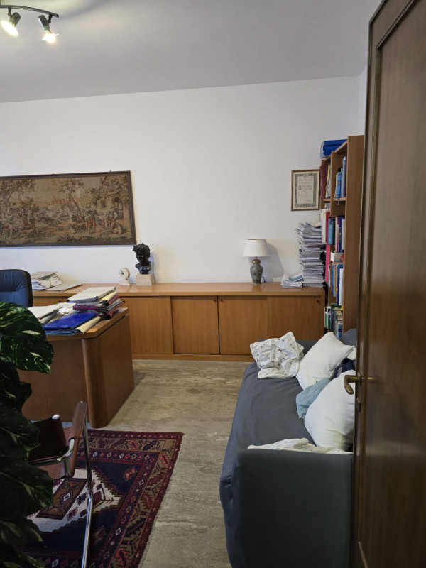 Padova zona Piazza De Gasperi Nicoletta Dardilli di Ad Casa PAdova propone in locazione ufficio c...