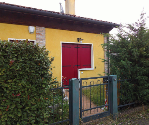 A.A. 480-23

Vendesi all'asta - appartamento al piano terra e 1° con scoperto in data 10 marzo 20...