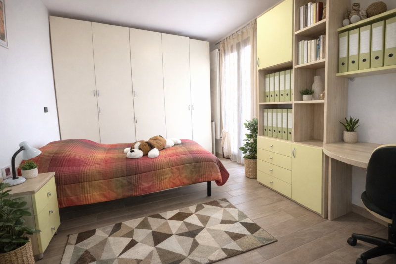 Proponiamo in vendita un'elegante casa a schiera di corte di testa, immersa nel verde e nella tra...