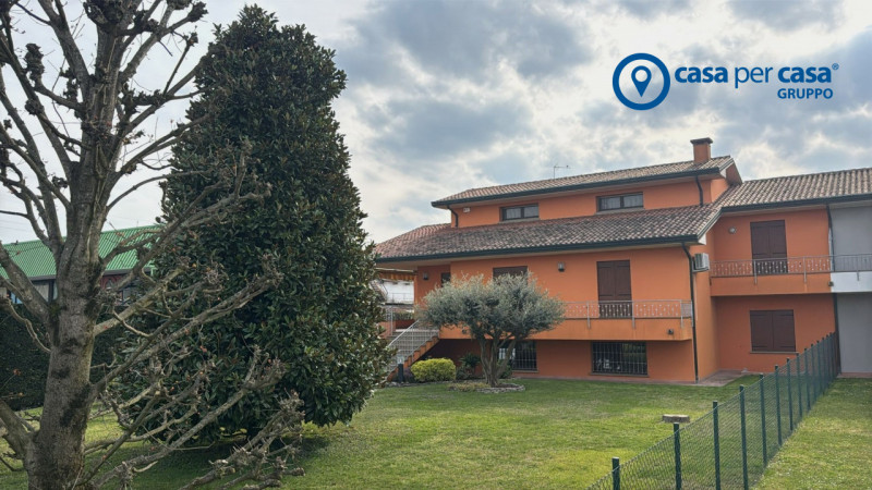 APPROVATO GRUPPO CASA PER CASA: VALUTATO, CONTROLLATO, GESTITO IN ESCLUSIVA!

ZONA
L'immobile si ...