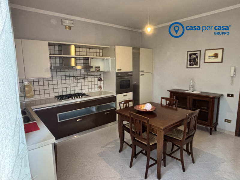 APPROVATO GRUPPO CASA PER CASA: VALUTATO, CONTROLLATO, GESTITO IN ESCLUSIVA!

ZONA
L'immobile si ...