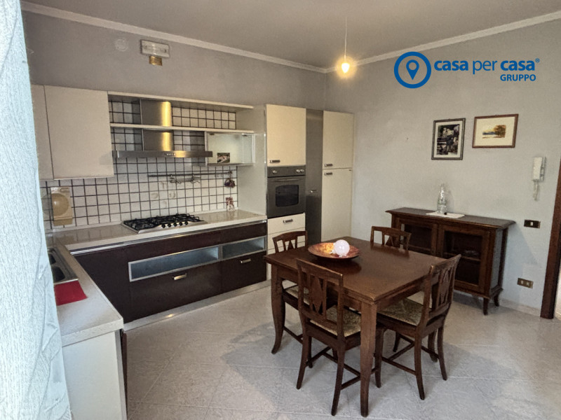 APPROVATO GRUPPO CASA PER CASA: VALUTATO, CONTROLLATO, GESTITO IN ESCLUSIVA!

ZONA
L'immobile si ...