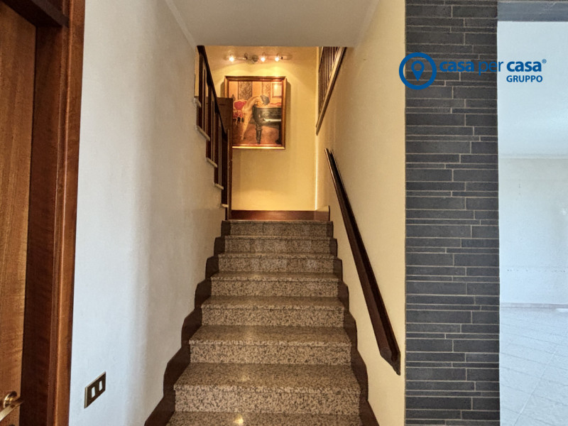 APPROVATO GRUPPO CASA PER CASA: VALUTATO, CONTROLLATO, GESTITO IN ESCLUSIVA!

ZONA
L'immobile si ...