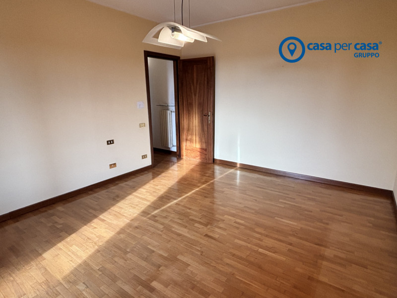 APPROVATO GRUPPO CASA PER CASA: VALUTATO, CONTROLLATO, GESTITO IN ESCLUSIVA!

ZONA
L'immobile si ...